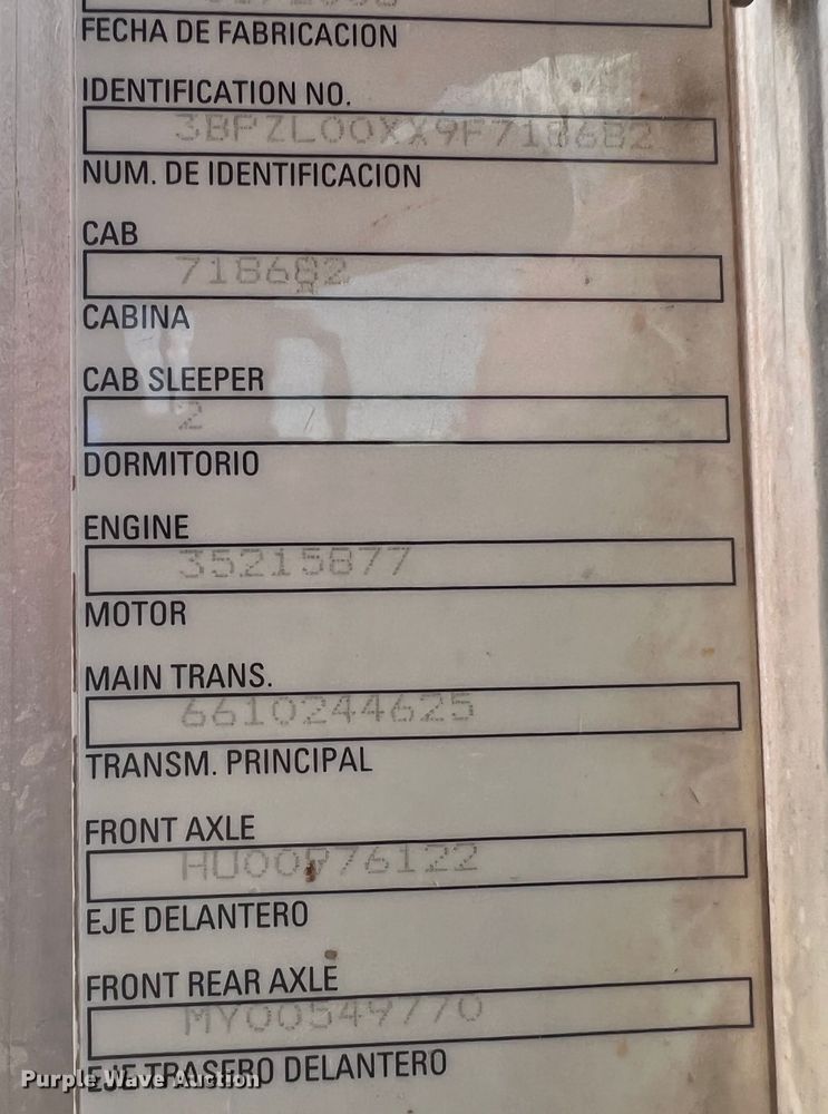 image for item DK7030 2009 Peterbilt 320  refuse truck