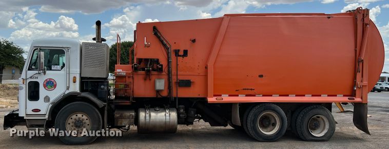 image for item DK7031 2013 Peterbilt 320  refuse truck