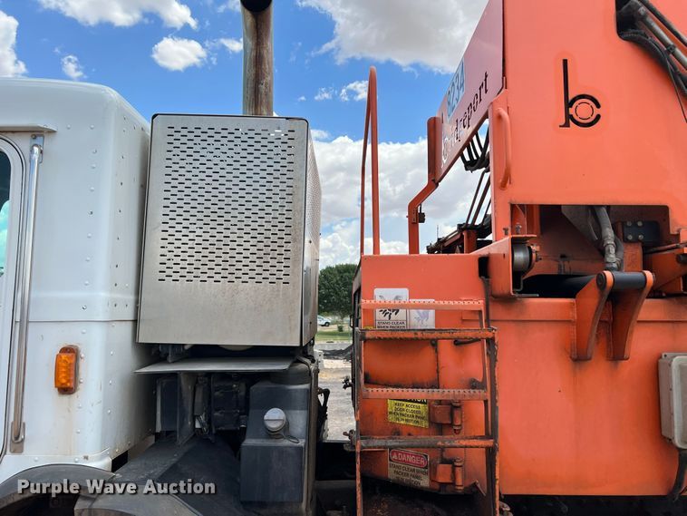 image for item DK7031 2013 Peterbilt 320  refuse truck