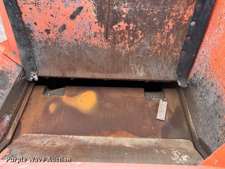 image for item DK7031 2013 Peterbilt 320  refuse truck