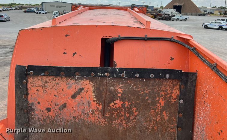 image for item DK7031 2013 Peterbilt 320  refuse truck