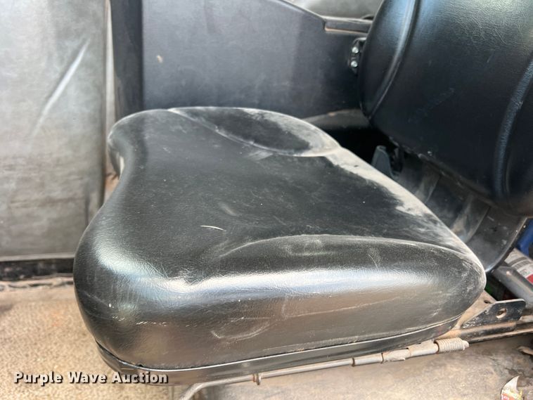 image for item DK7031 2013 Peterbilt 320  refuse truck