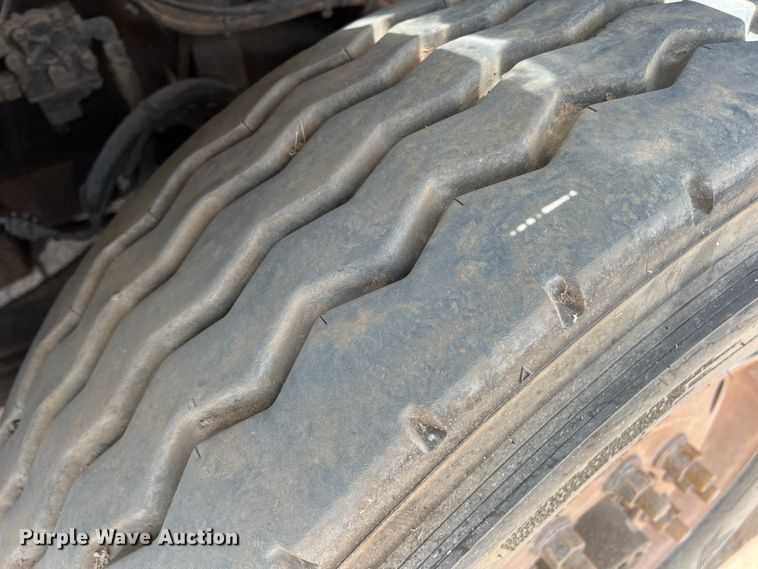 image for item DK7031 2013 Peterbilt 320  refuse truck