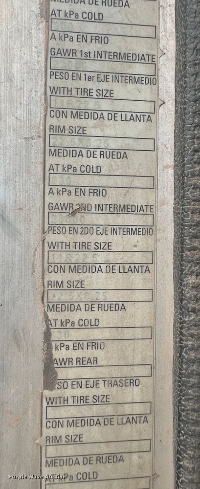 image for item DK7031 2013 Peterbilt 320  refuse truck