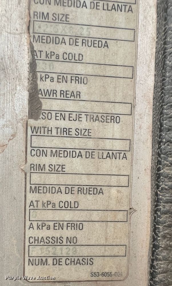 image for item DK7031 2013 Peterbilt 320  refuse truck