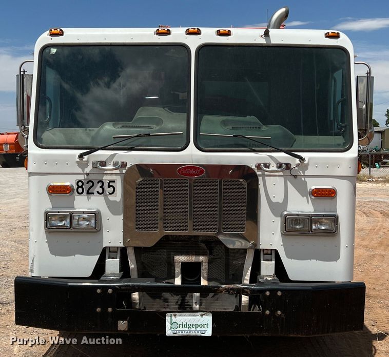 image for item DK7032 2012 Peterbilt 320  refuse truck