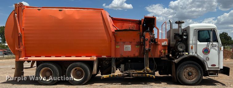 image for item DK7032 2012 Peterbilt 320  refuse truck