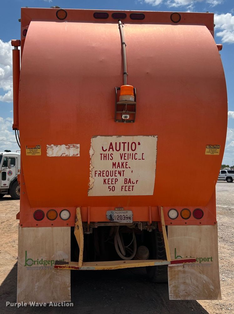 image for item DK7032 2012 Peterbilt 320  refuse truck