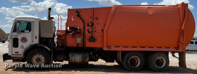 image for item DK7032 2012 Peterbilt 320  refuse truck