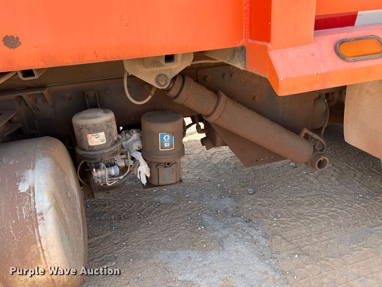 image for item DK7032 2012 Peterbilt 320  refuse truck