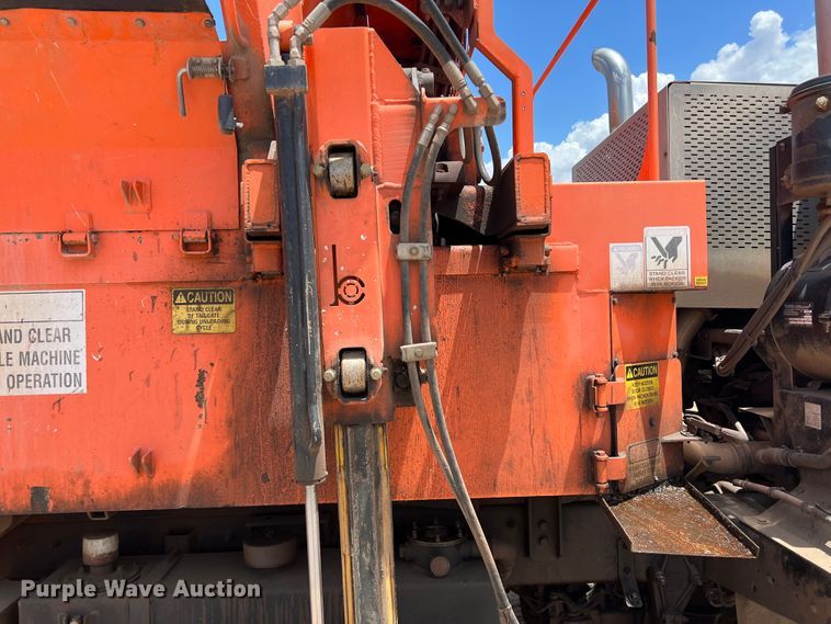 image for item DK7032 2012 Peterbilt 320  refuse truck