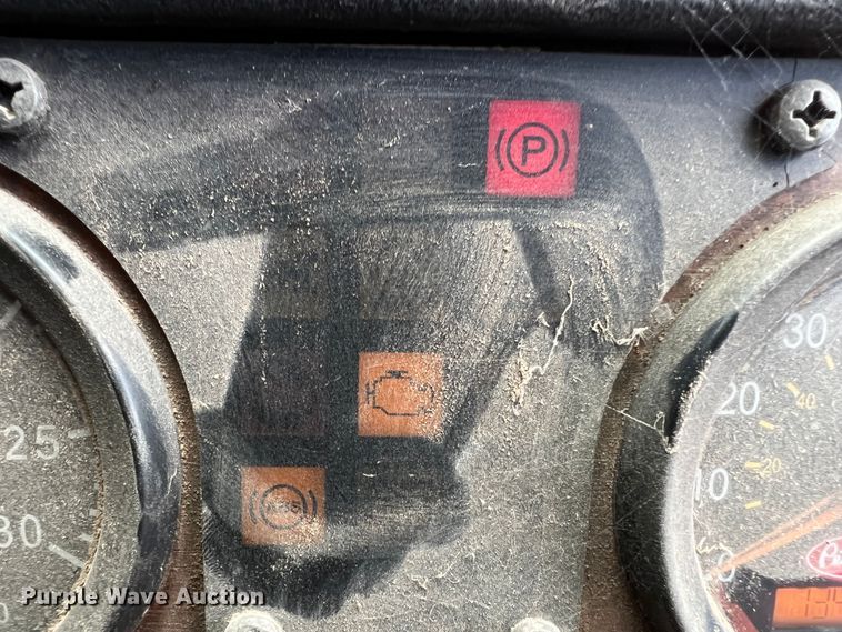 image for item DK7032 2012 Peterbilt 320  refuse truck