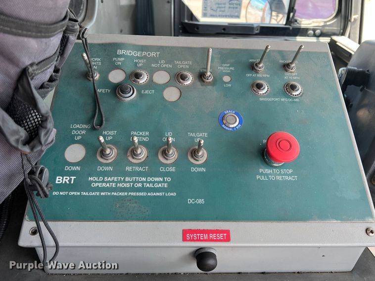 image for item DK7032 2012 Peterbilt 320  refuse truck