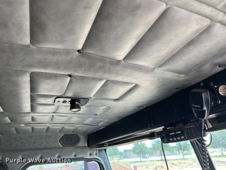 image for item DK7032 2012 Peterbilt 320  refuse truck