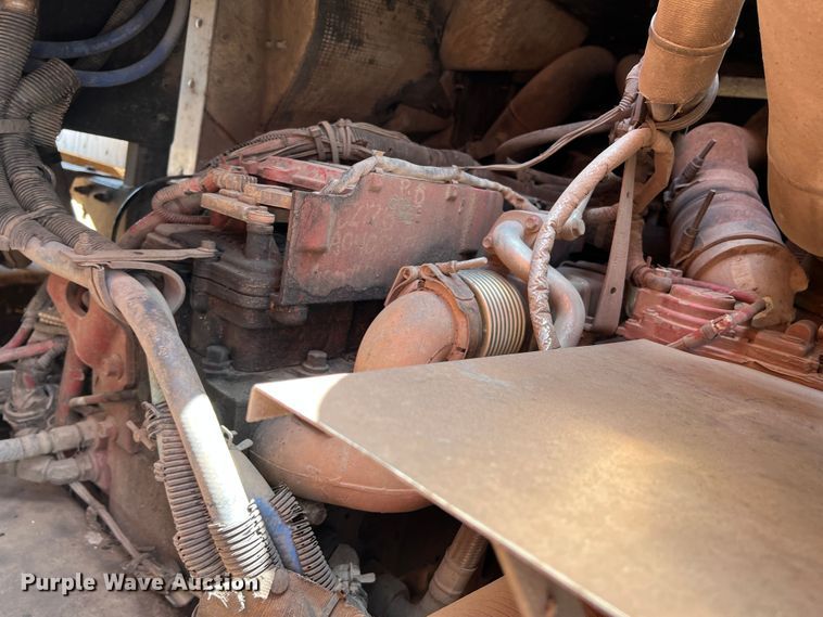 image for item DK7032 2012 Peterbilt 320  refuse truck