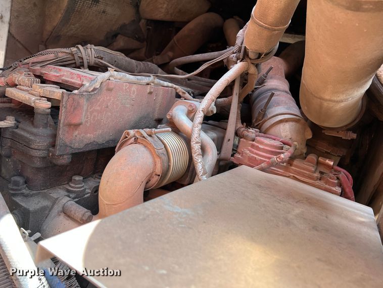 image for item DK7032 2012 Peterbilt 320  refuse truck