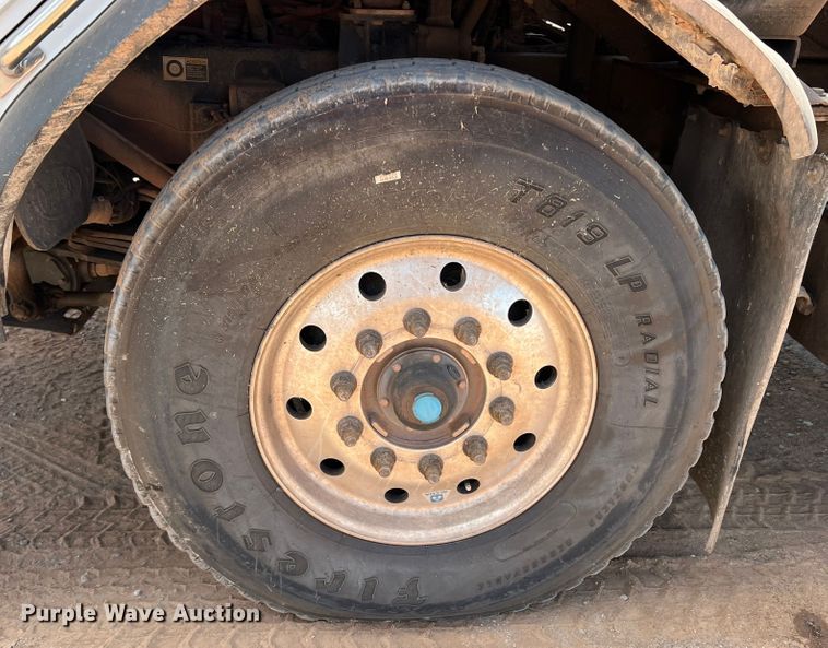 image for item DK7032 2012 Peterbilt 320  refuse truck