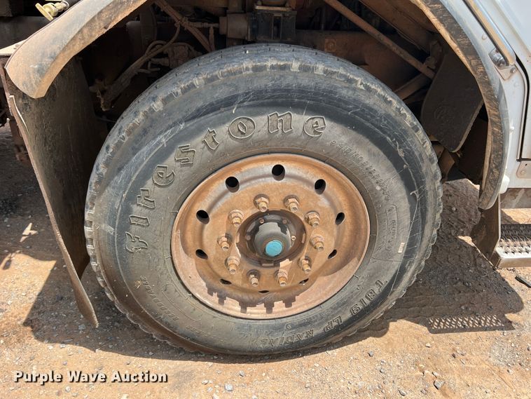 image for item DK7032 2012 Peterbilt 320  refuse truck