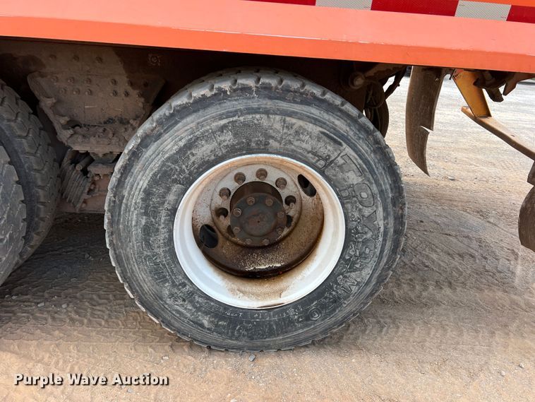 image for item DK7032 2012 Peterbilt 320  refuse truck