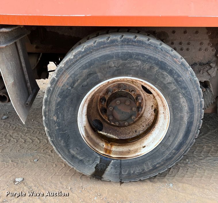 image for item DK7032 2012 Peterbilt 320  refuse truck