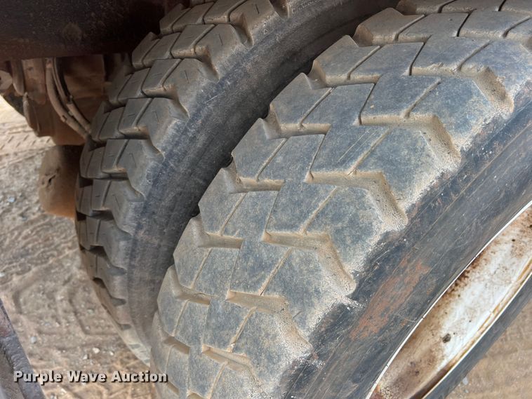 image for item DK7032 2012 Peterbilt 320  refuse truck