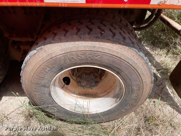 image for item DK7033 2009 Peterbilt 320  refuse truck