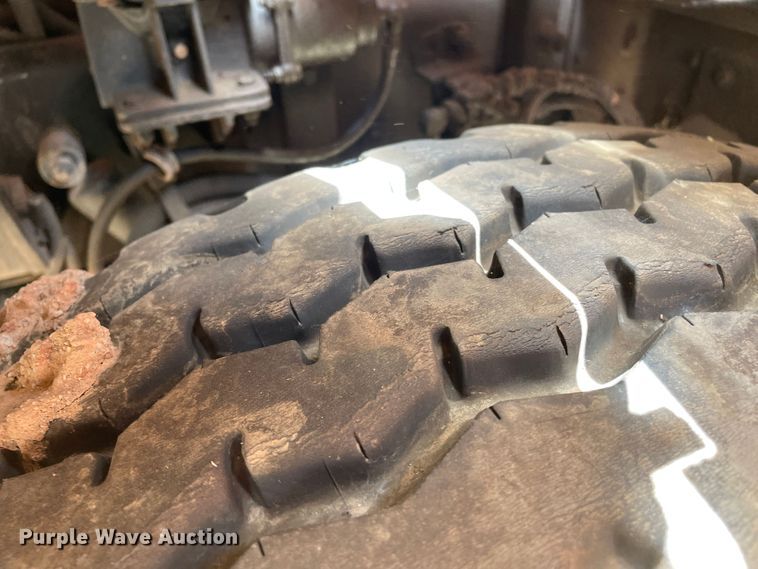 image for item DK7033 2009 Peterbilt 320  refuse truck