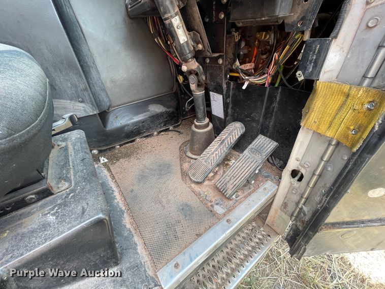 image for item DK7034 2009 Peterbilt 320  refuse truck