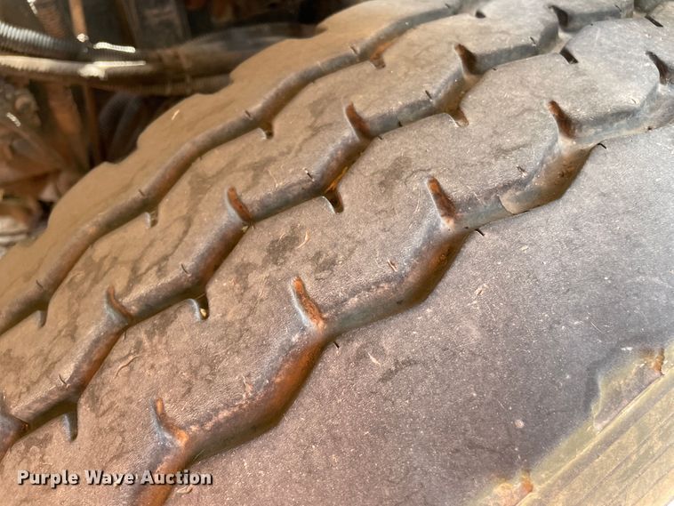 image for item DK7034 2009 Peterbilt 320  refuse truck