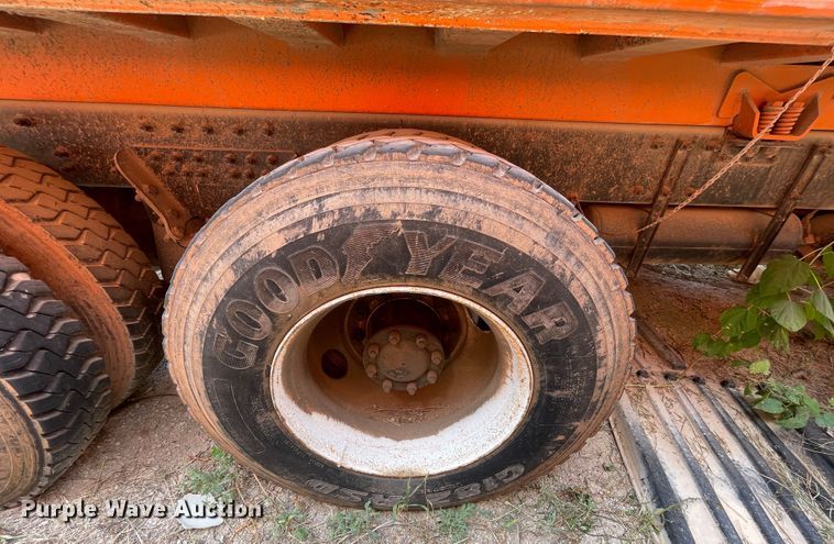 image for item DK7034 2009 Peterbilt 320  refuse truck