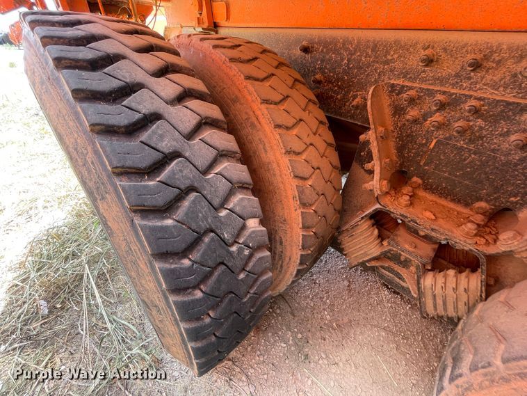 image for item DK7034 2009 Peterbilt 320  refuse truck