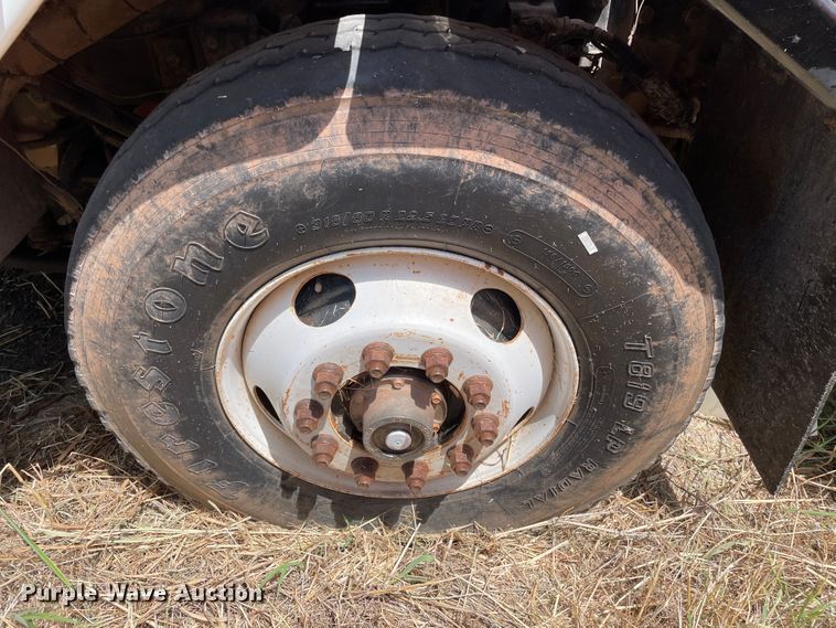 image for item DK7034 2009 Peterbilt 320  refuse truck