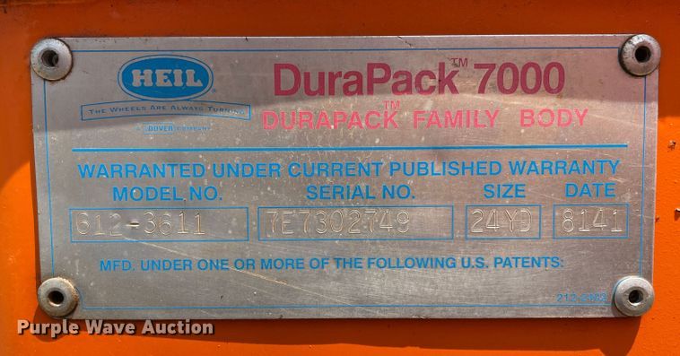 image for item DK7034 2009 Peterbilt 320  refuse truck