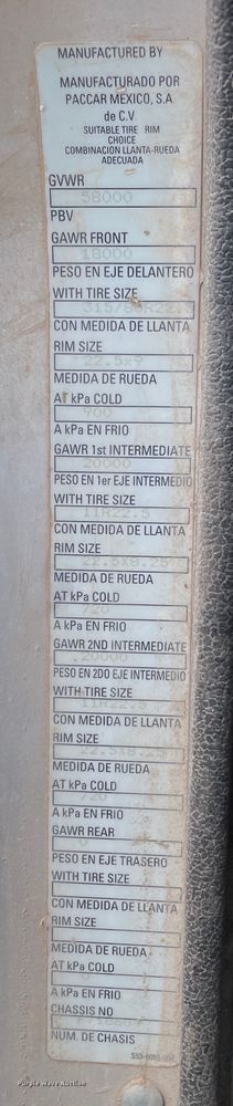 image for item DK7034 2009 Peterbilt 320  refuse truck