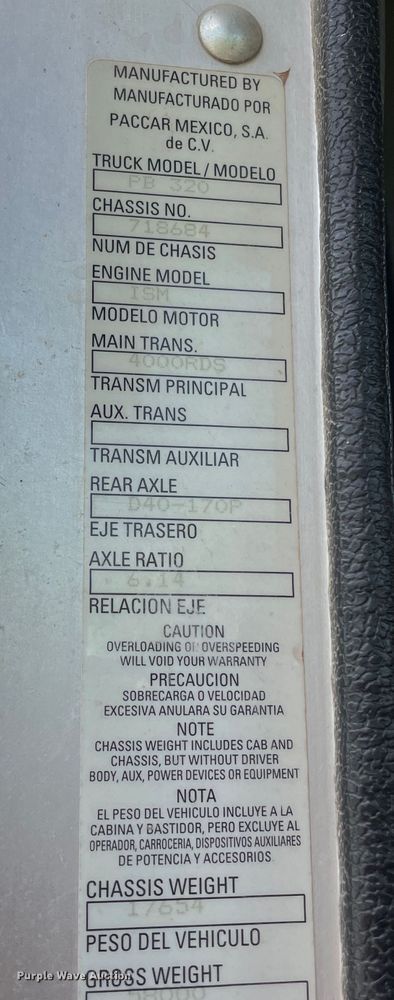 image for item DK7034 2009 Peterbilt 320  refuse truck