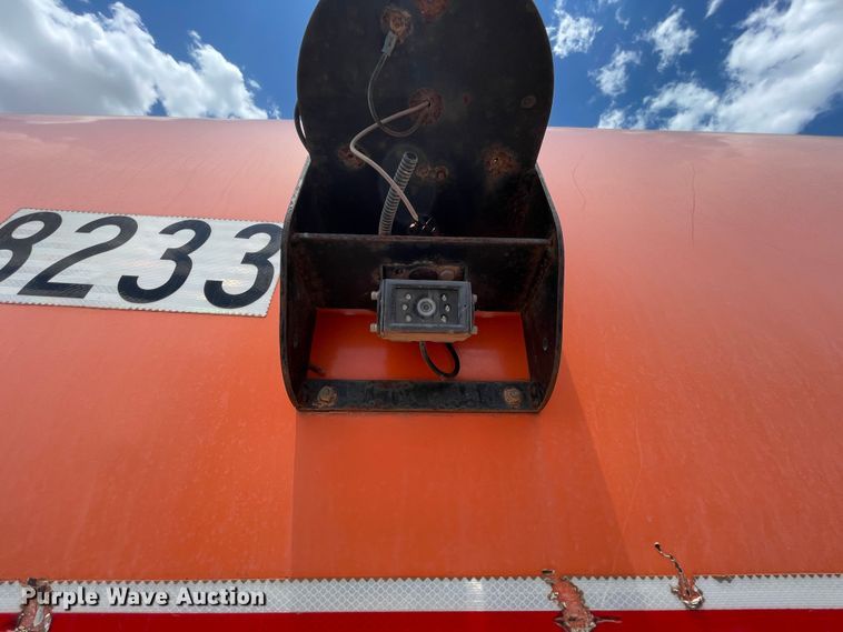 image for item DK7035 2013 Peterbilt 320  refuse truck