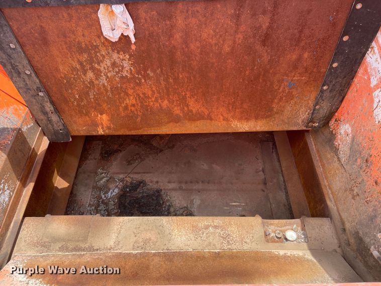 image for item DK7035 2013 Peterbilt 320  refuse truck