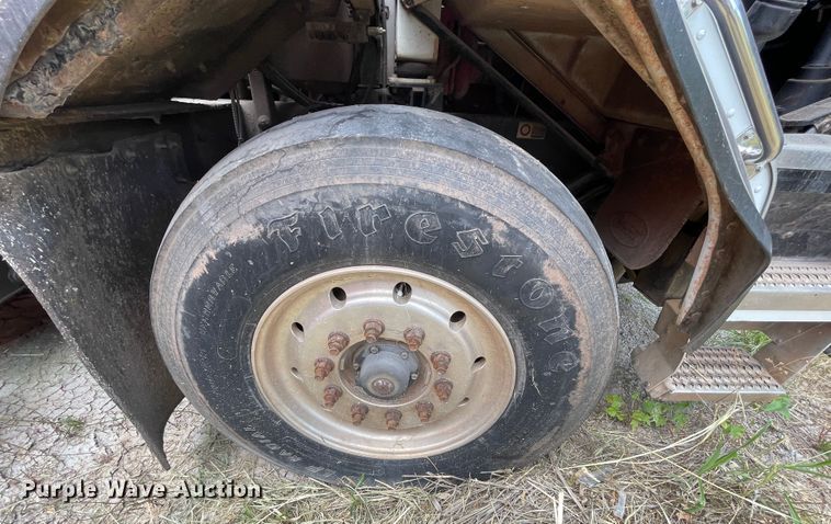 image for item DK7035 2013 Peterbilt 320  refuse truck