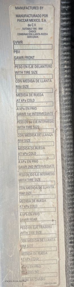 image for item DK7035 2013 Peterbilt 320  refuse truck