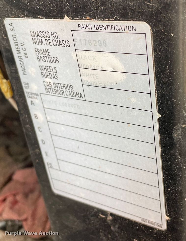 image for item DK7035 2013 Peterbilt 320  refuse truck