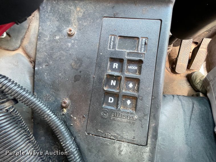 image for item DK7036 2009 Peterbilt 320  refuse truck