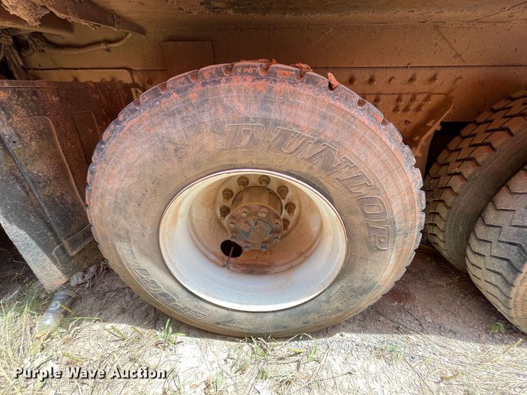 image for item DK7036 2009 Peterbilt 320  refuse truck