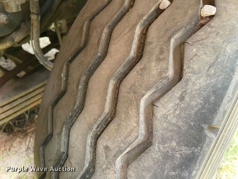 image for item DK7036 2009 Peterbilt 320  refuse truck