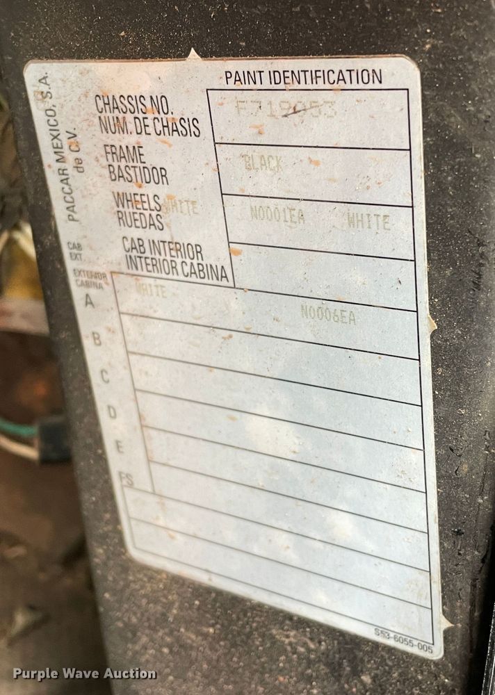 image for item DK7036 2009 Peterbilt 320  refuse truck