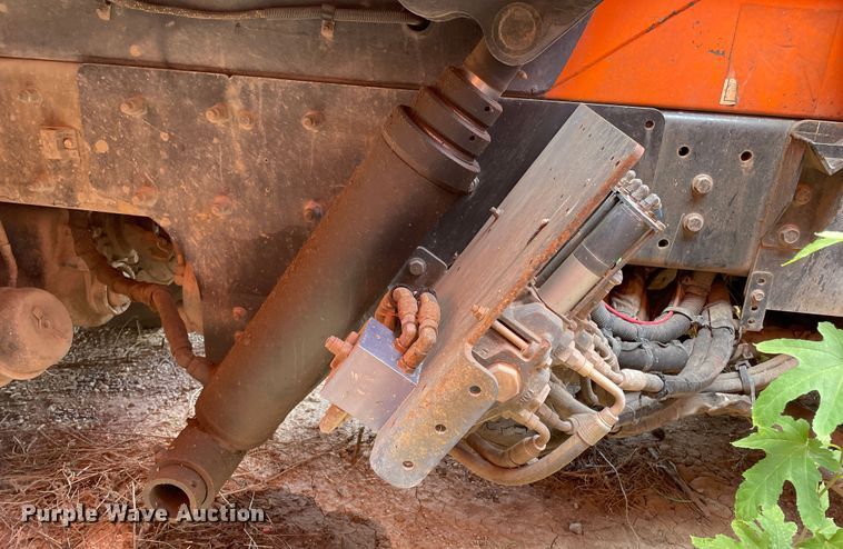 image for item DK7037 2009 Peterbilt 320  refuse truck