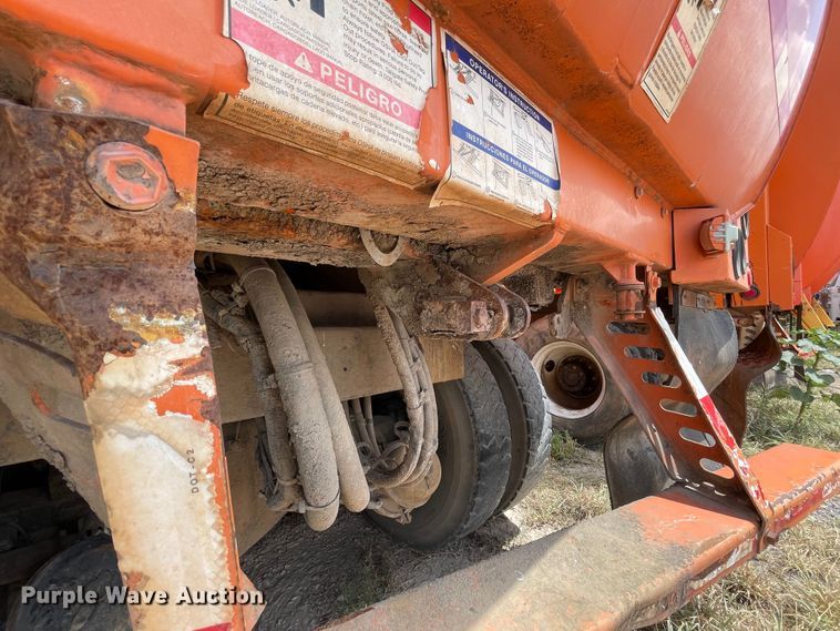 image for item DK7037 2009 Peterbilt 320  refuse truck