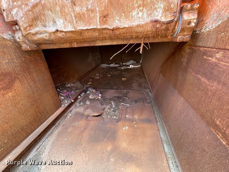 image for item DK7037 2009 Peterbilt 320  refuse truck