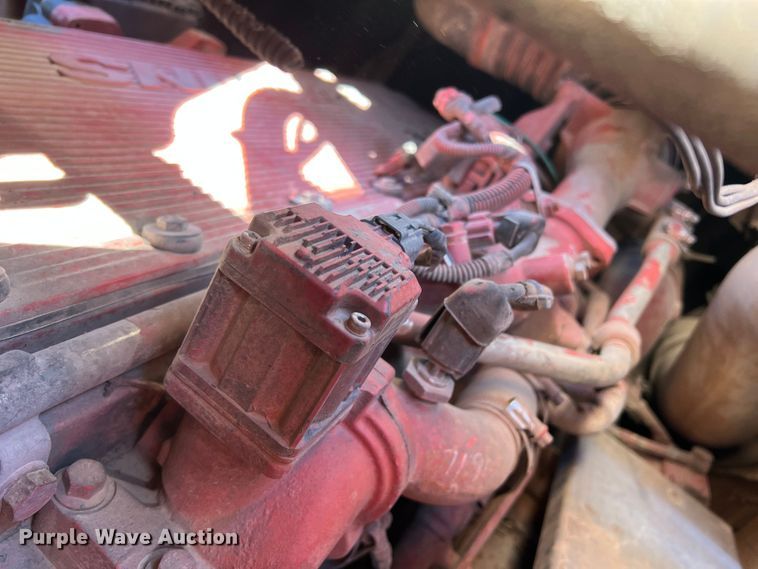 image for item DK7037 2009 Peterbilt 320  refuse truck