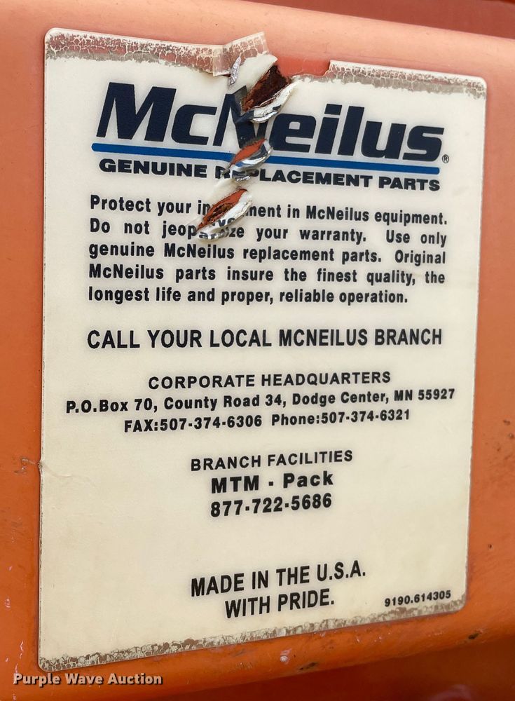 image for item DK7037 2009 Peterbilt 320  refuse truck