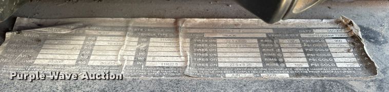 image for item DK7037 2009 Peterbilt 320  refuse truck